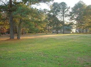 26955 Holly Ave, Crisfield, MD 21817