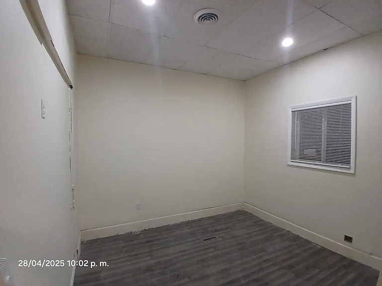 2028-2030 W Greenfield Ave — Photo 3