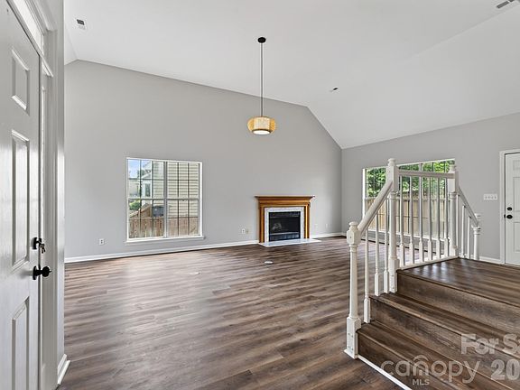 3rd image of 8511 Albury Walk Ln