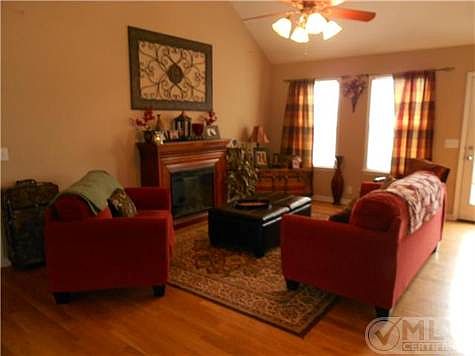 2nd image of 112 Thelma Dr