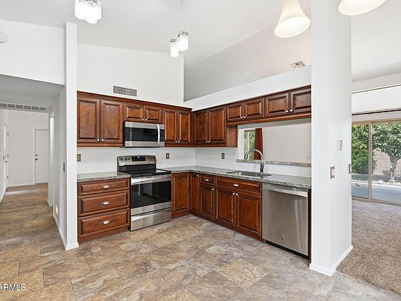 4th image of 1562 E GLENEAGLE Drive