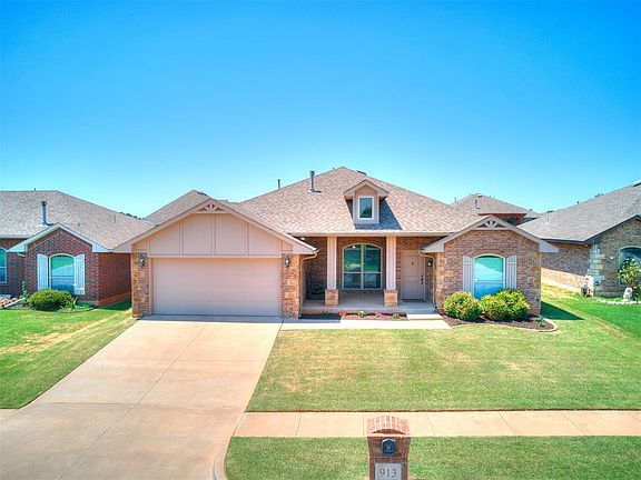 2nd image of 913 Laurel Creek Dr
