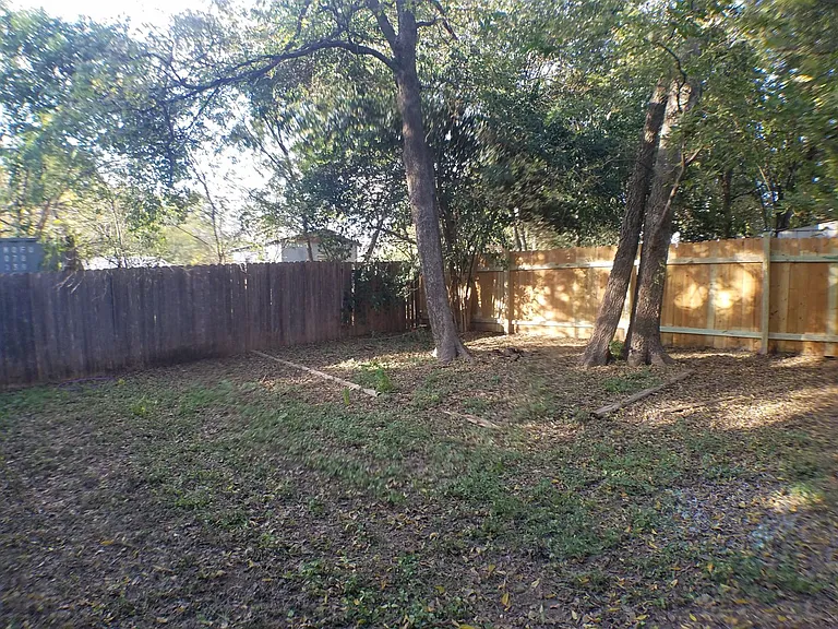 2502 Allred Dr — Photo 33