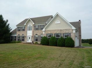 1581 Fountainhead Ln, Saint Louis, MO 63138