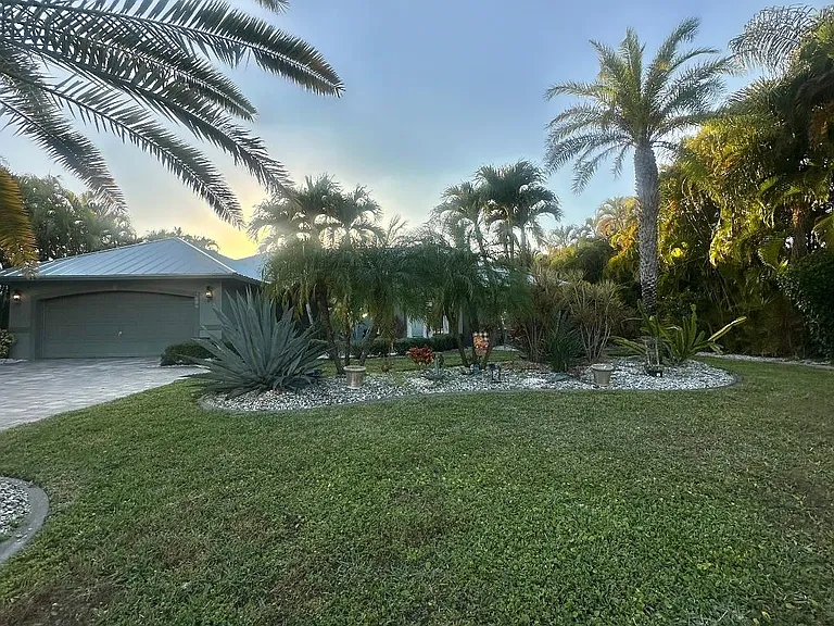 2806 SE 22nd Pl — Photo 2