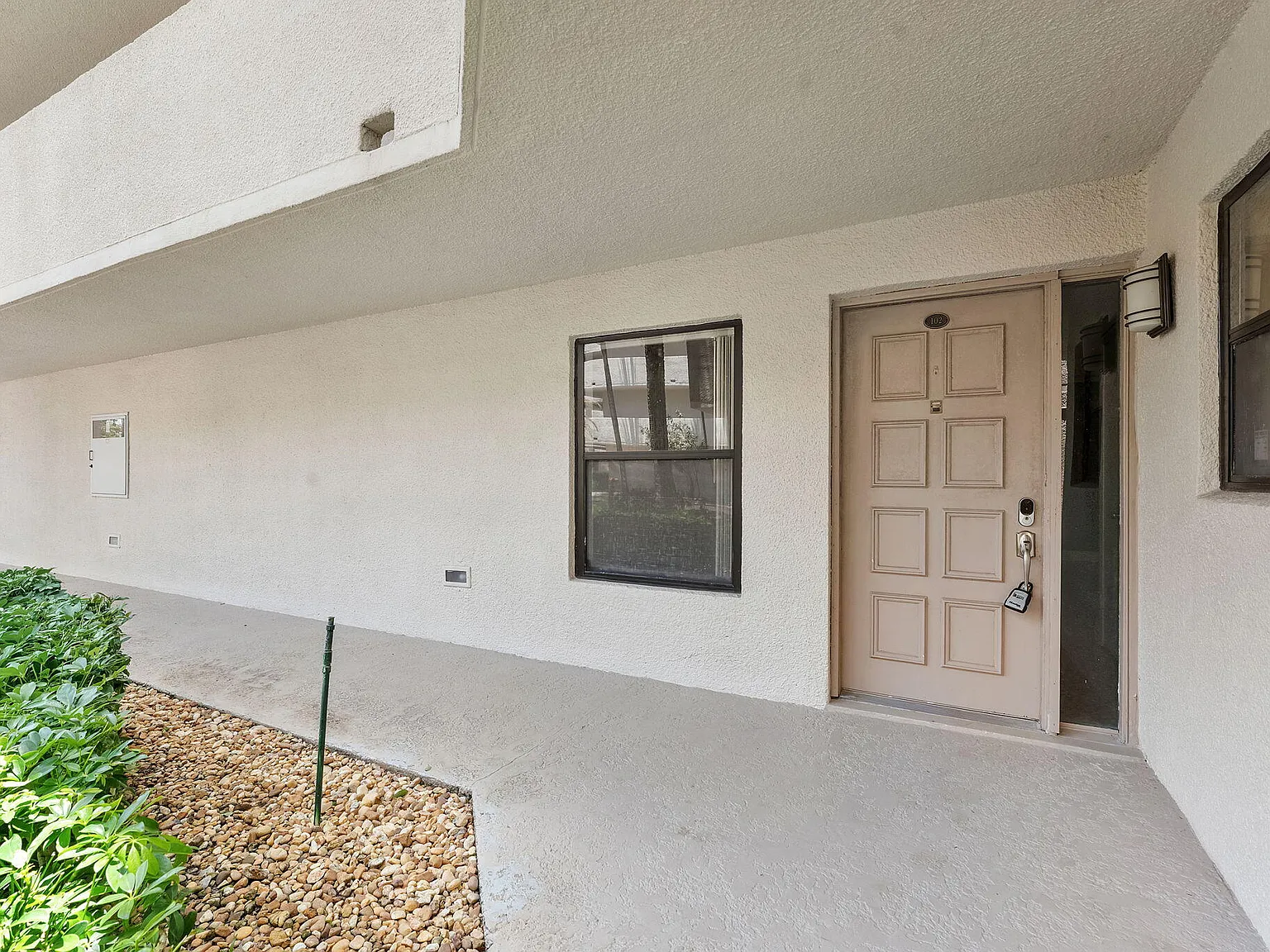 2 bed, 1254 sqft, $2,450 — Photo 2