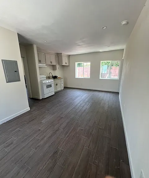 1340 E Market St #B — Photo 5