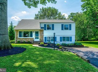 1008 Pioneer Rd, Lansdale, PA 19446
