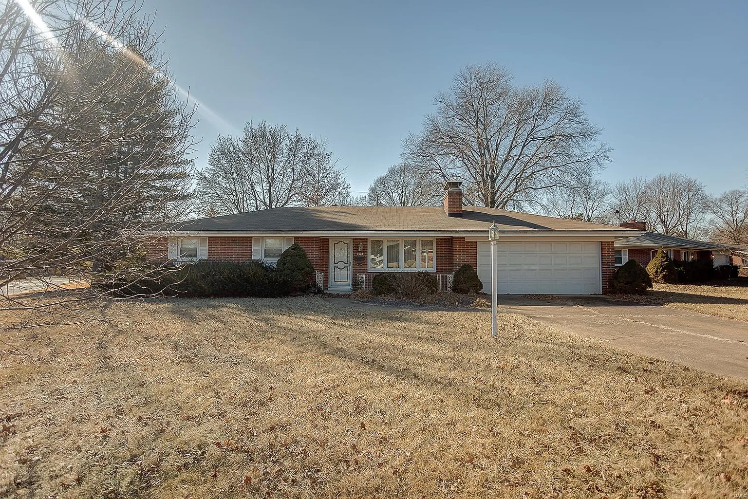 200 Springdale Dr photo 1