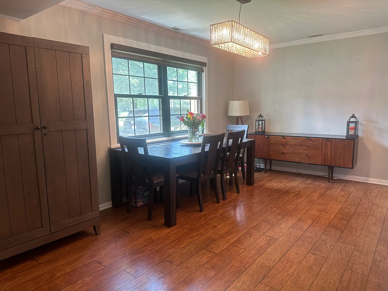 4 bed, 2.5 bath, 2150 sqft, $3,900 — Photo 3