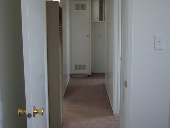 3rd image of 450 Jessie Ave APT 4