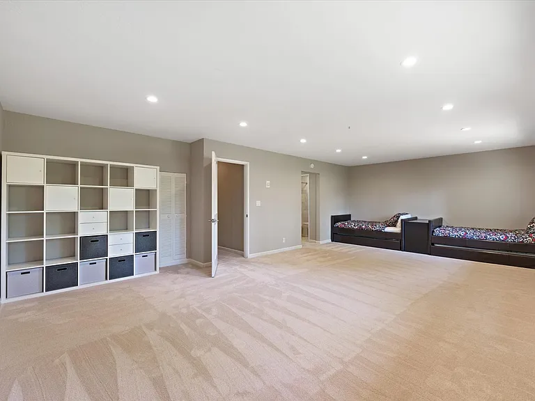 9 Heritage Ct — Photo 39