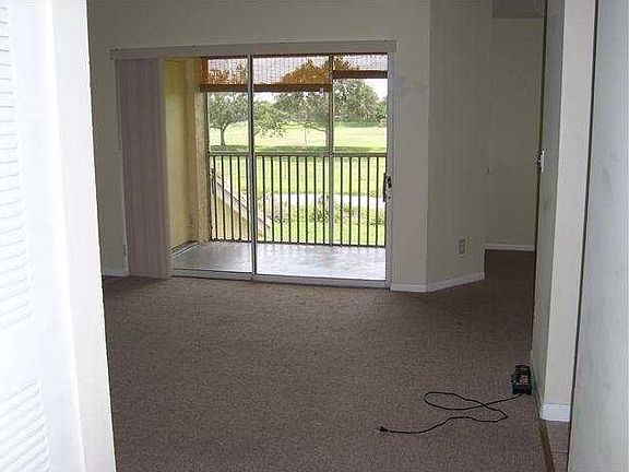 4th image of 1043 Coral Club Dr #1043