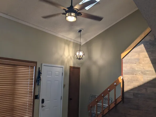 6321 Buckboard Rd APT E, Casper, WY 82604