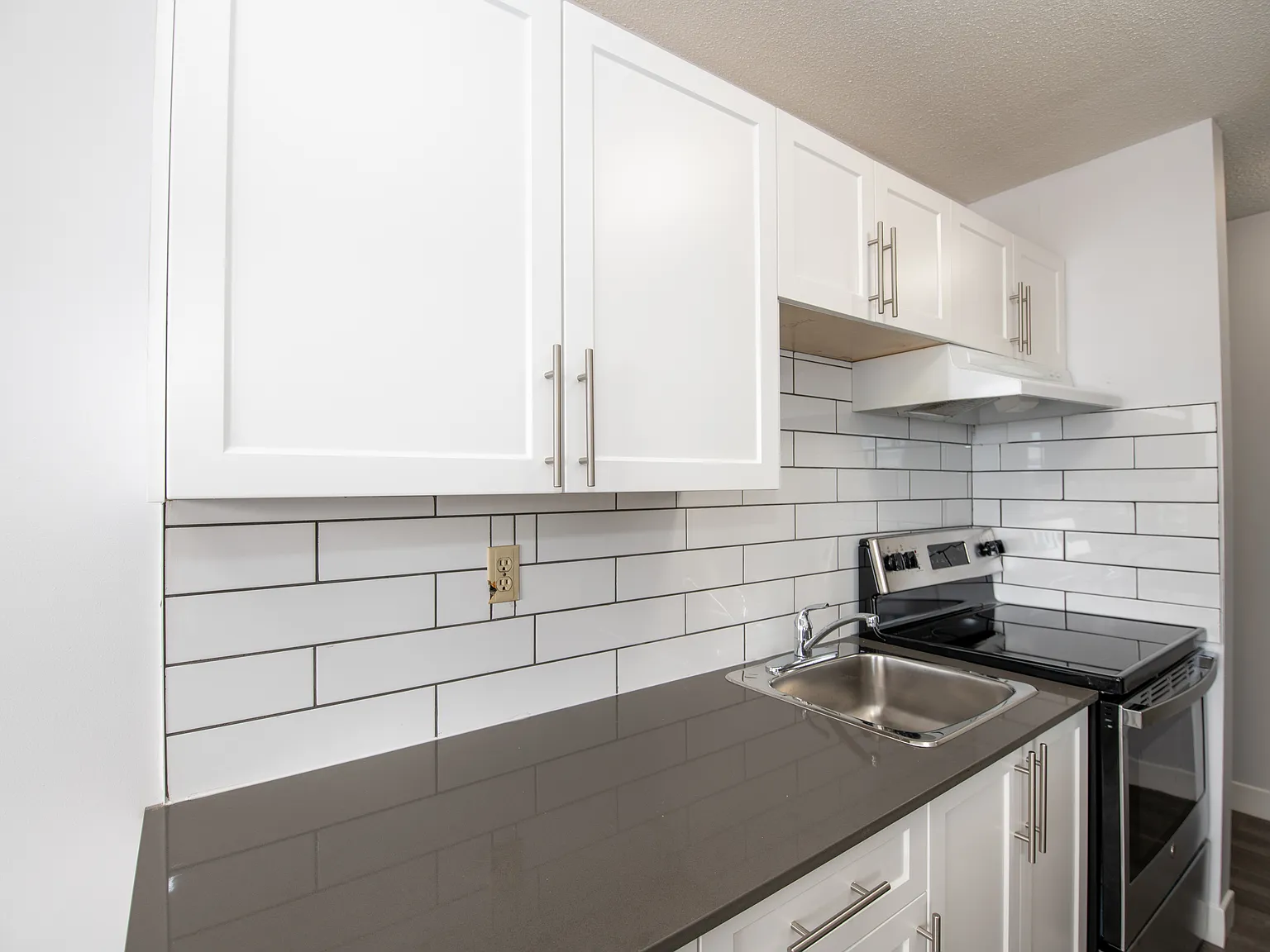 Don Quadra Apartments — Photo 1