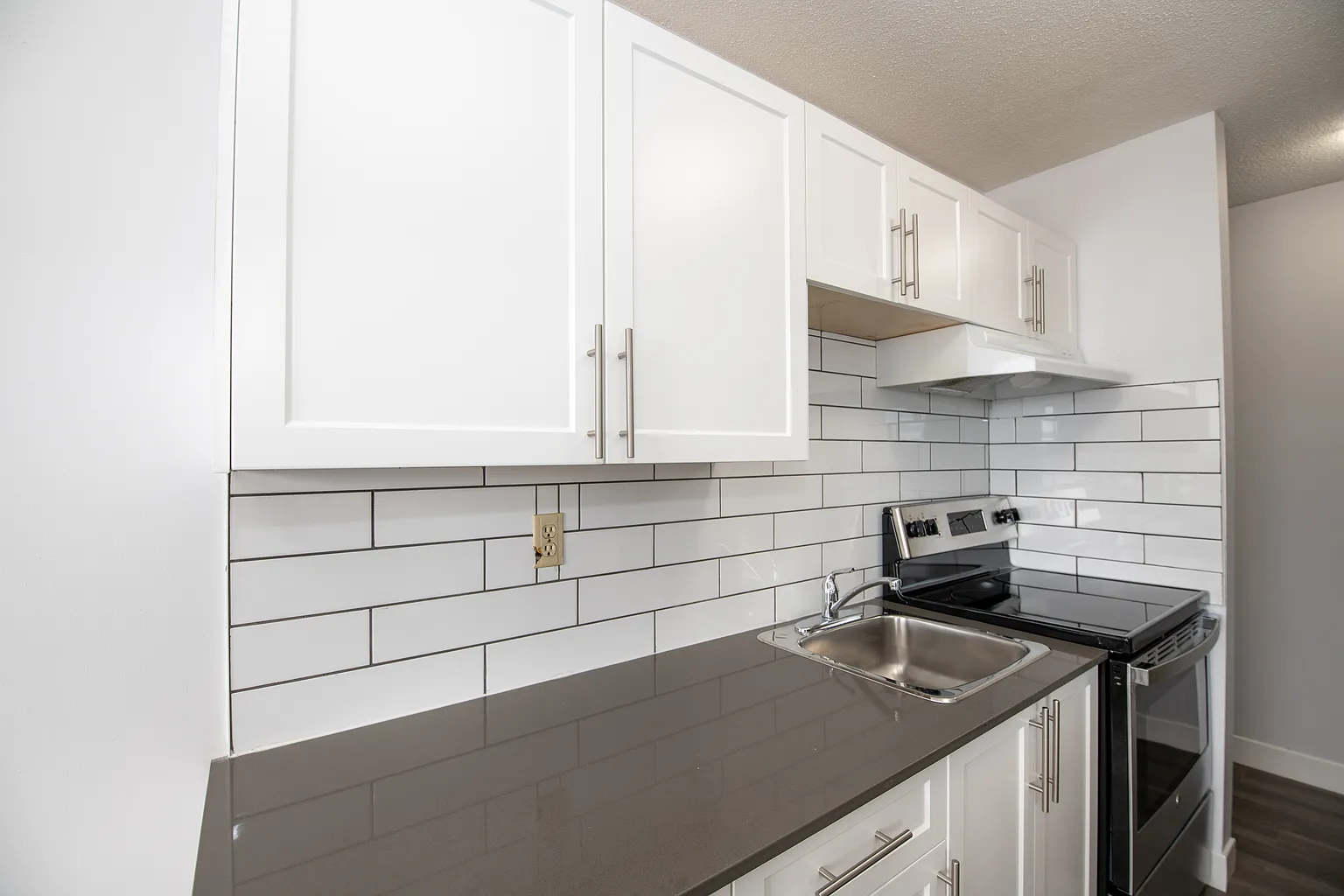 3244 Quadra St #1077546 photo 1