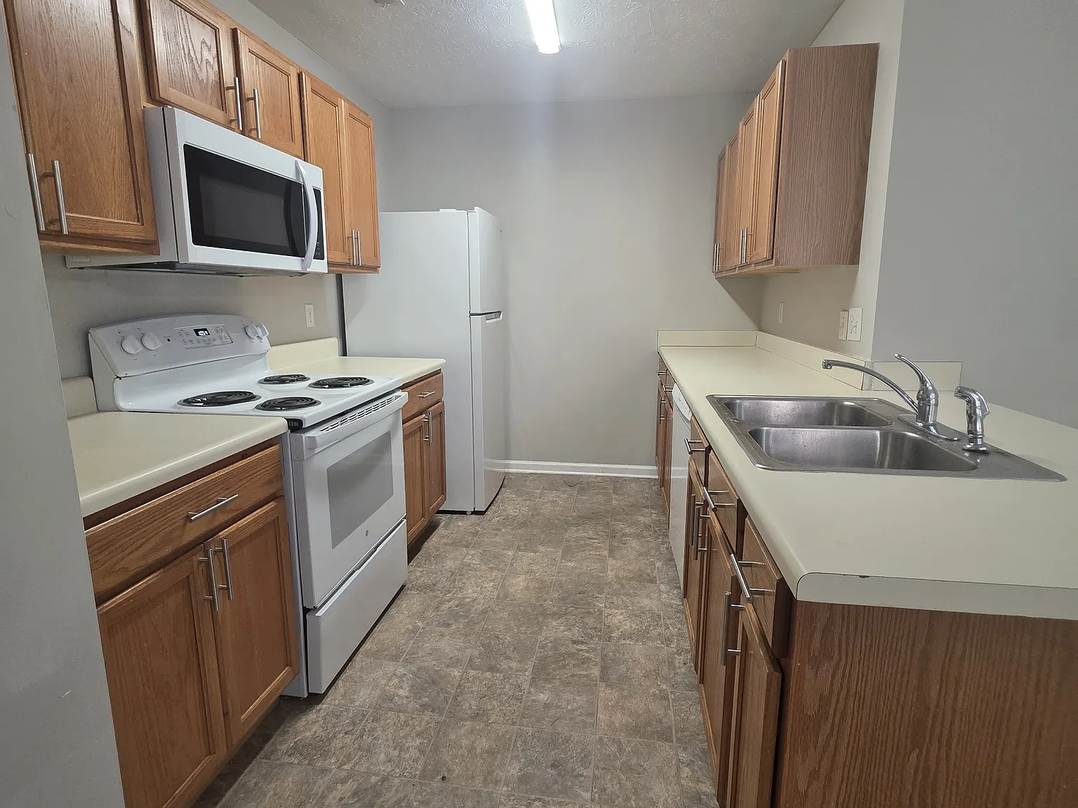 2 bed, 1428 sqft, $1,700 — Photo 2