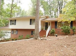 6305 Arnold Rd, Raleigh, NC 27607