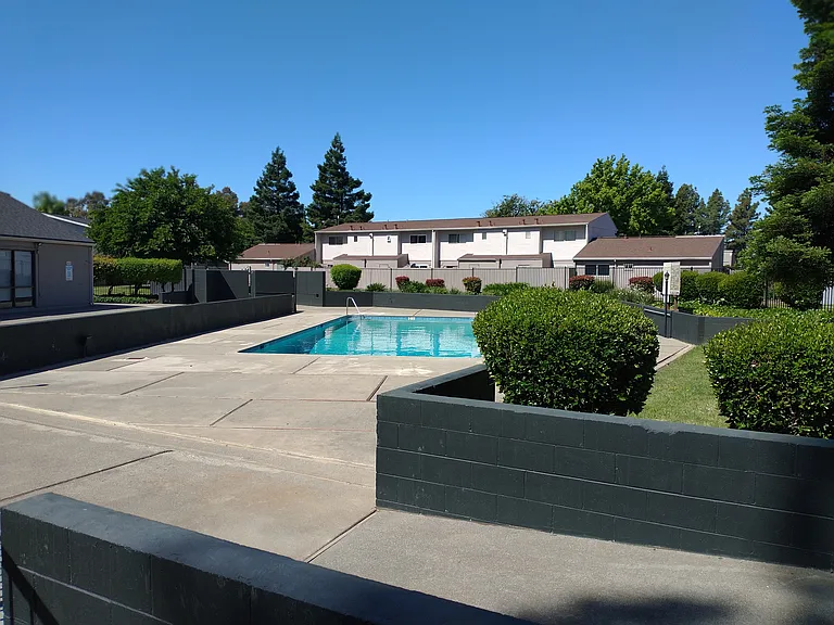 122 Del Norte Ct #122 — Photo 7