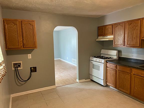 3rd image of 13100 Meadowlawn Dr