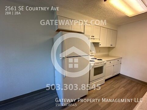 3rd image of 2561 SE Courtney Ave