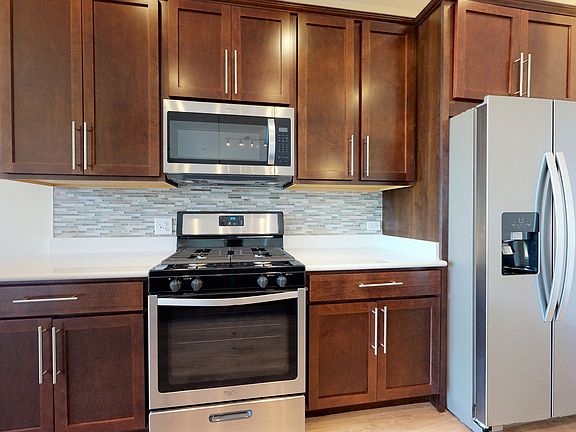 5th image of 4758 N Laramie Ave #412