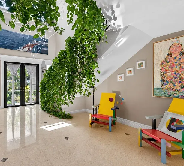 425 N Shore Dr — Photo 3