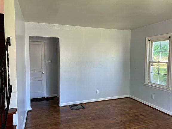 3rd image of 2493 Meredith Dr