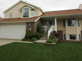 1566 Prairie Ln, Lincoln, NE 68521