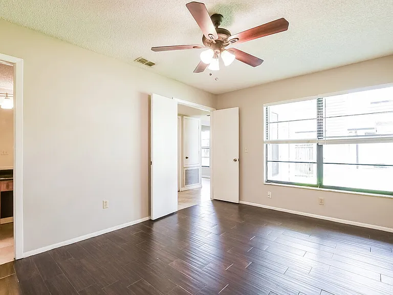 439 E Springtree Way — Photo 15