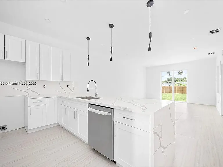 10745 SW 217th St — Photo 11
