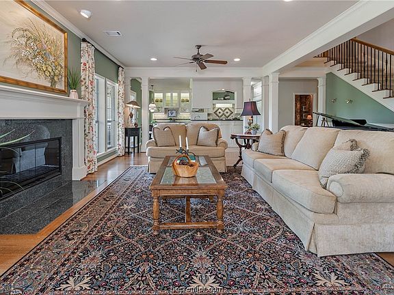3rd image of 4752 Stonebriar Cir