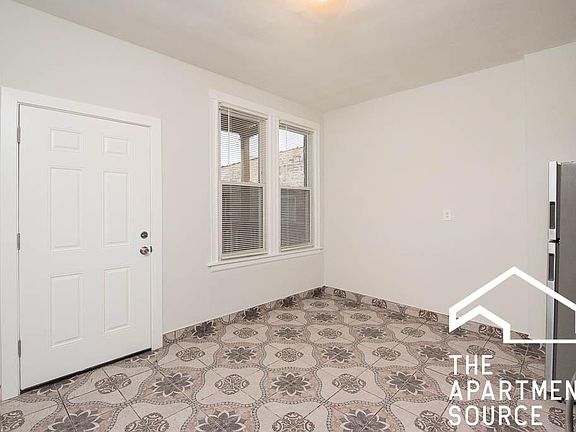 3rd image of 1255 N Harding Ave #2S