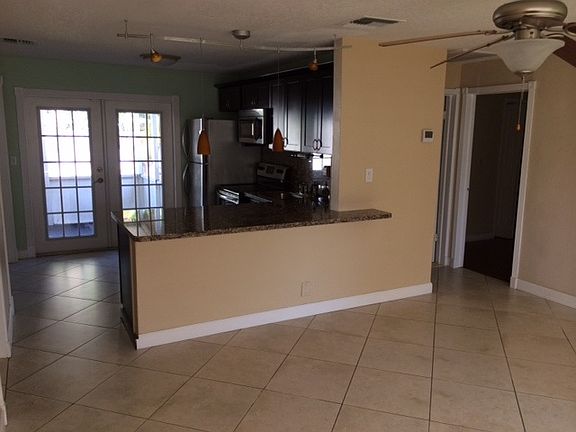 4th image of 1121 NE 24th Ct