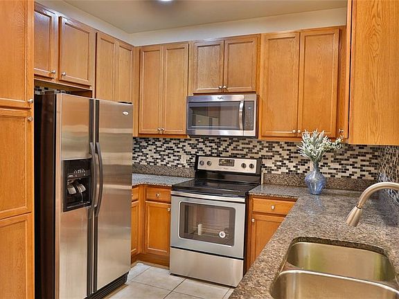 5th image of 2604 Grand Central Pkwy APT 5