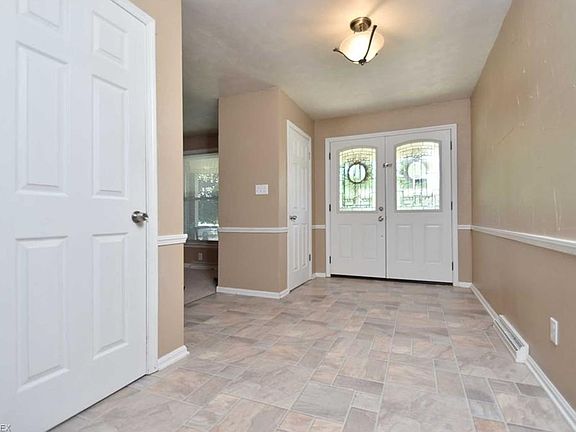 3rd image of 5720 Sharon Dr