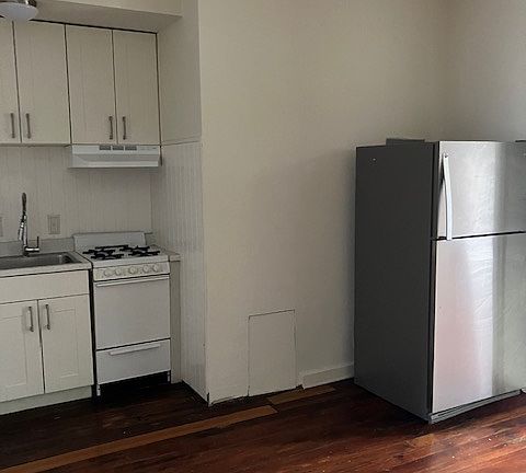 4th image of 227 S 20th St APT 2F
