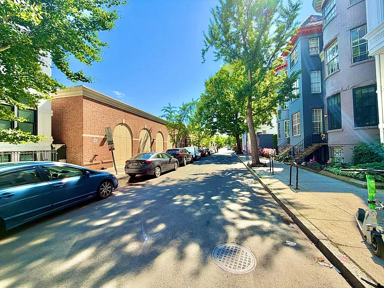 1718 Corcoran St NW #22 — Photo 24