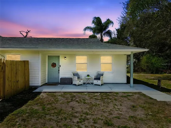 215 Bradbury Ave, Oak Hill, FL 32759