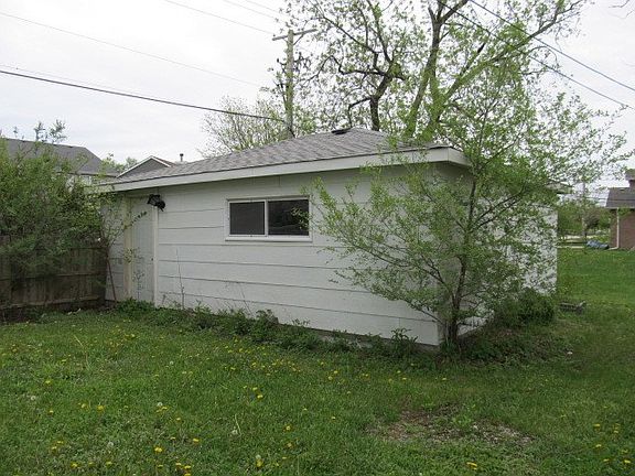 4th image of 1785 E Touhy Ave