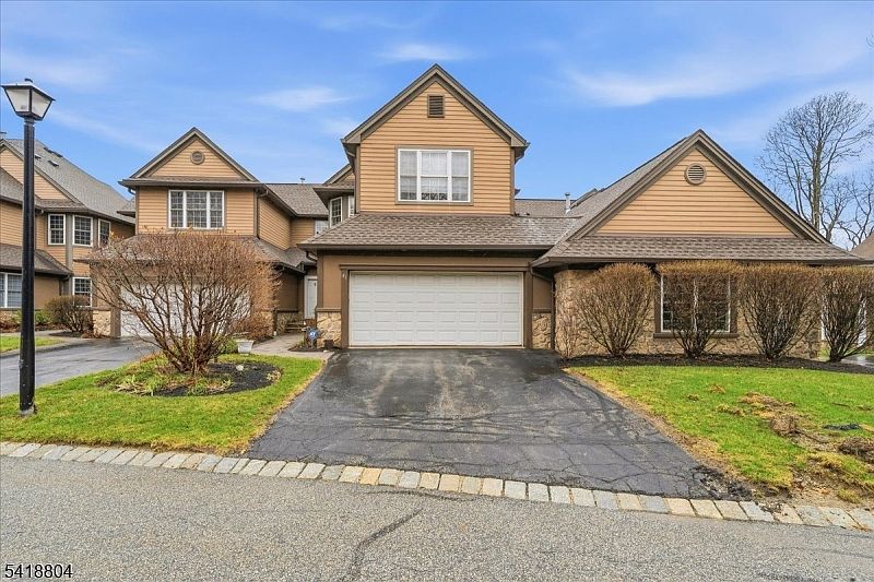 1st image of 45 Bracken Hill Rd