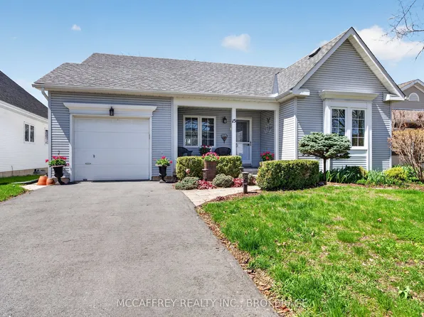 15 Abbey Dawn Dr, Loyalist, ON K0H 1G0