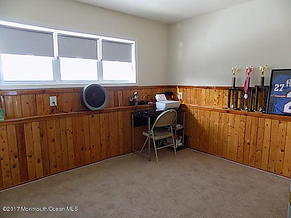 5th image of 24 Lakeview Dr