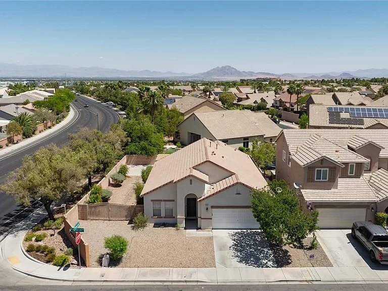 2598 Highland Cliff Dr — Photo 34