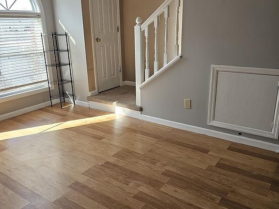 3rd image of 783 E Sherwood Hills Dr