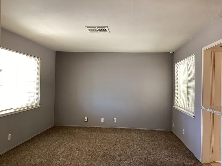 4143 N Warren Ave — Photo 3