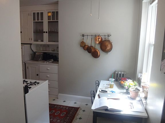 4th image of 119 College Ave #205