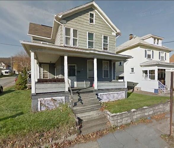 2nd image of 905 Stolt Ln