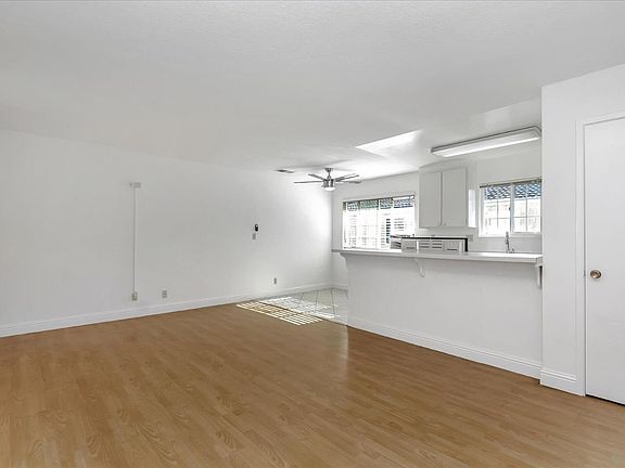5th image of 775 Warring Dr APT 4