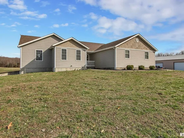 628 Lakecrest Dr, Creal Springs, IL 62922